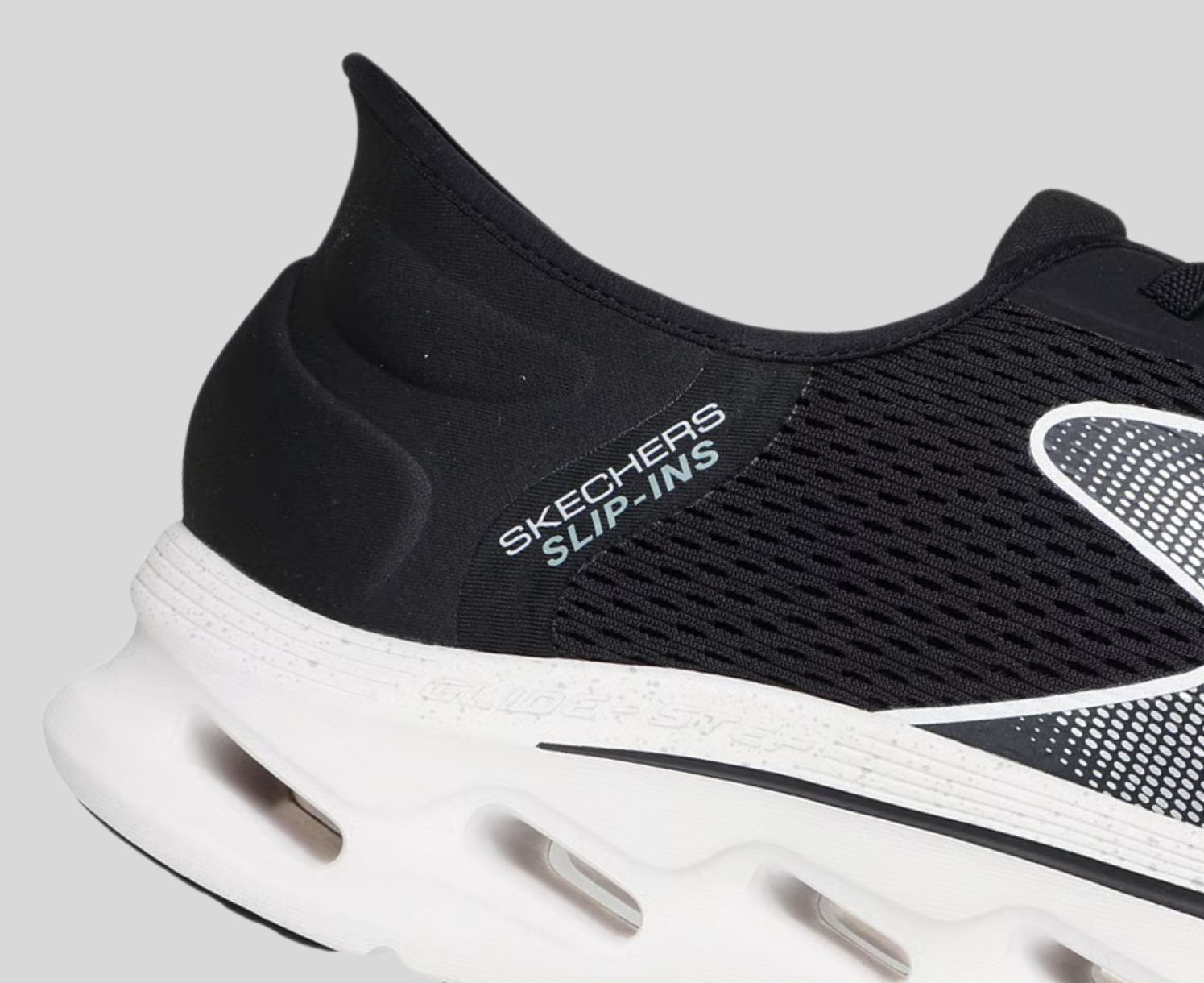 ウラシク　『Rabi』 スケッチャーズ スリップインズ：ゴーウォーク グライドステップ 2.0