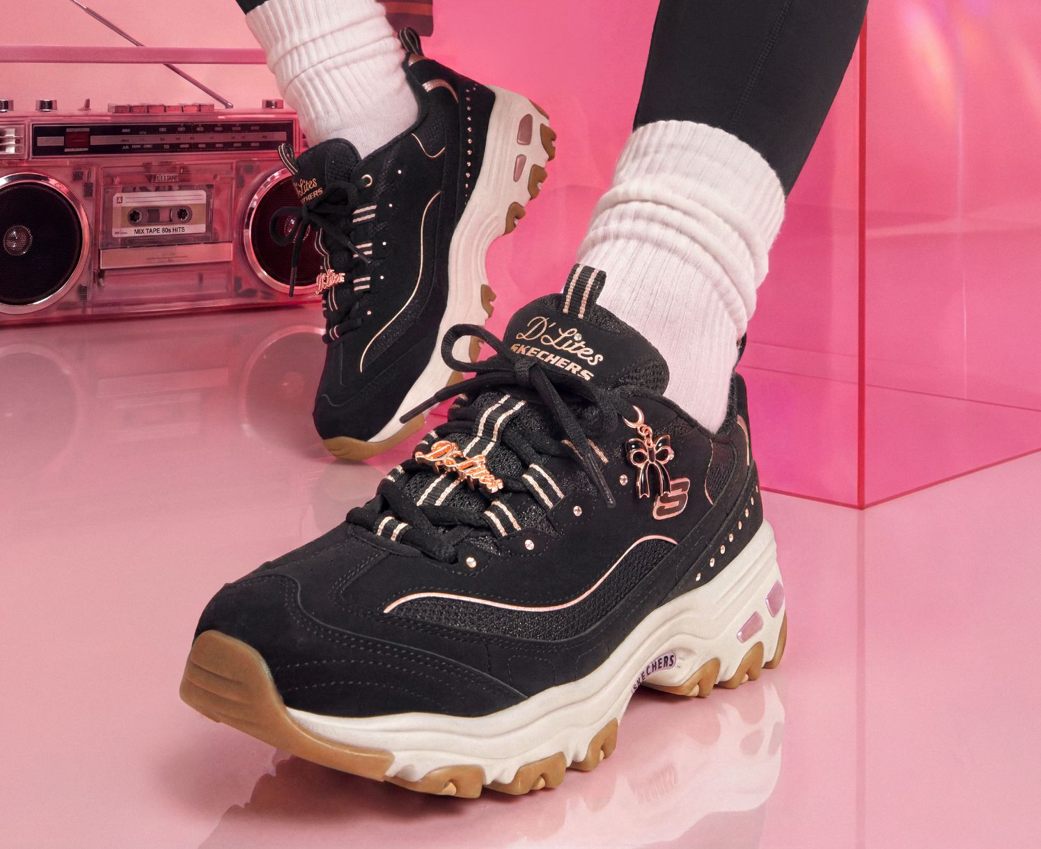 スケッチャーズ ディーライツ - 20th アニバーサリー | SKECHERS JP